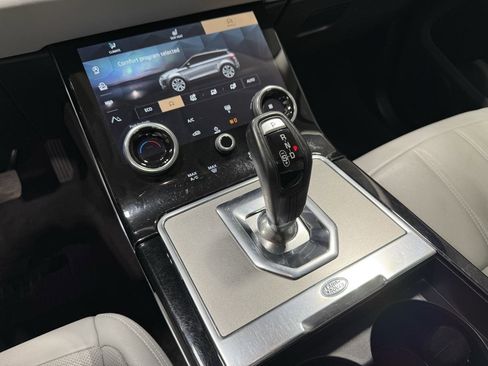 Used 2022 Land Rover Range Rover Evoque SE image 12