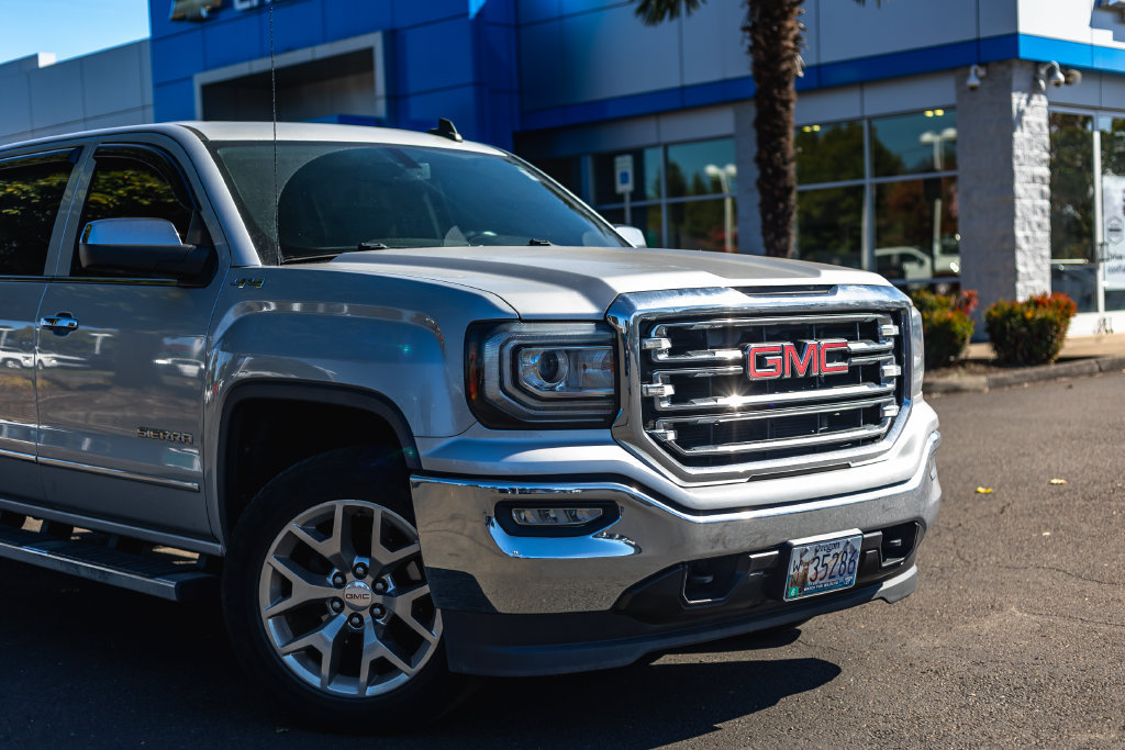 Used 2017 GMC Sierra 1500 SLT w/ SLT Premium Package AWD/4WD image 3