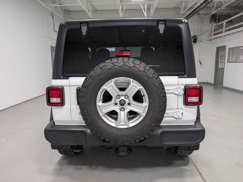 Used 2020 Jeep Wrangler Sport image 9
