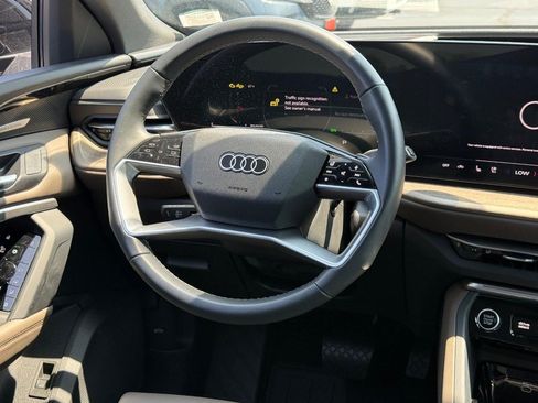 Used 2025 Audi Q5 Premium Plus AWD/4WD image 12