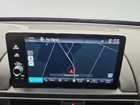 Used 2025 Honda Pilot Touring image 17
