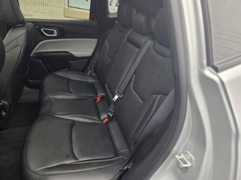 Used 2025 Jeep Compass Limited w/ Sun & Sound Group image 22