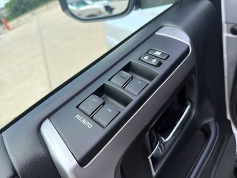 Used 2022 Toyota 4Runner SR5 AWD/4WD image 13