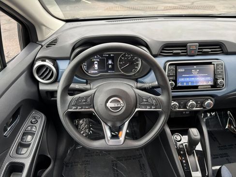 Used 2025 Nissan Versa SV image 33