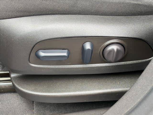 Used 2023 Chevrolet Equinox LT FWD image 18