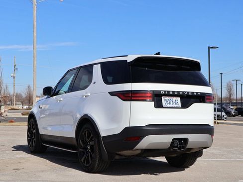 Used 2025 Land Rover Discovery S image 5