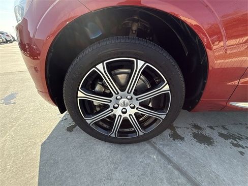 Used 2019 Volvo XC60 T6 Inscription w/ Protection Package Premier image 10