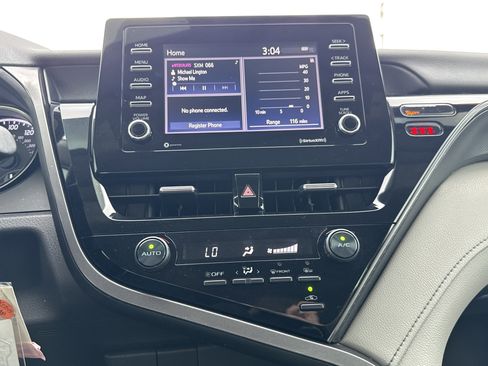 Used 2021 Toyota Camry SE image 12