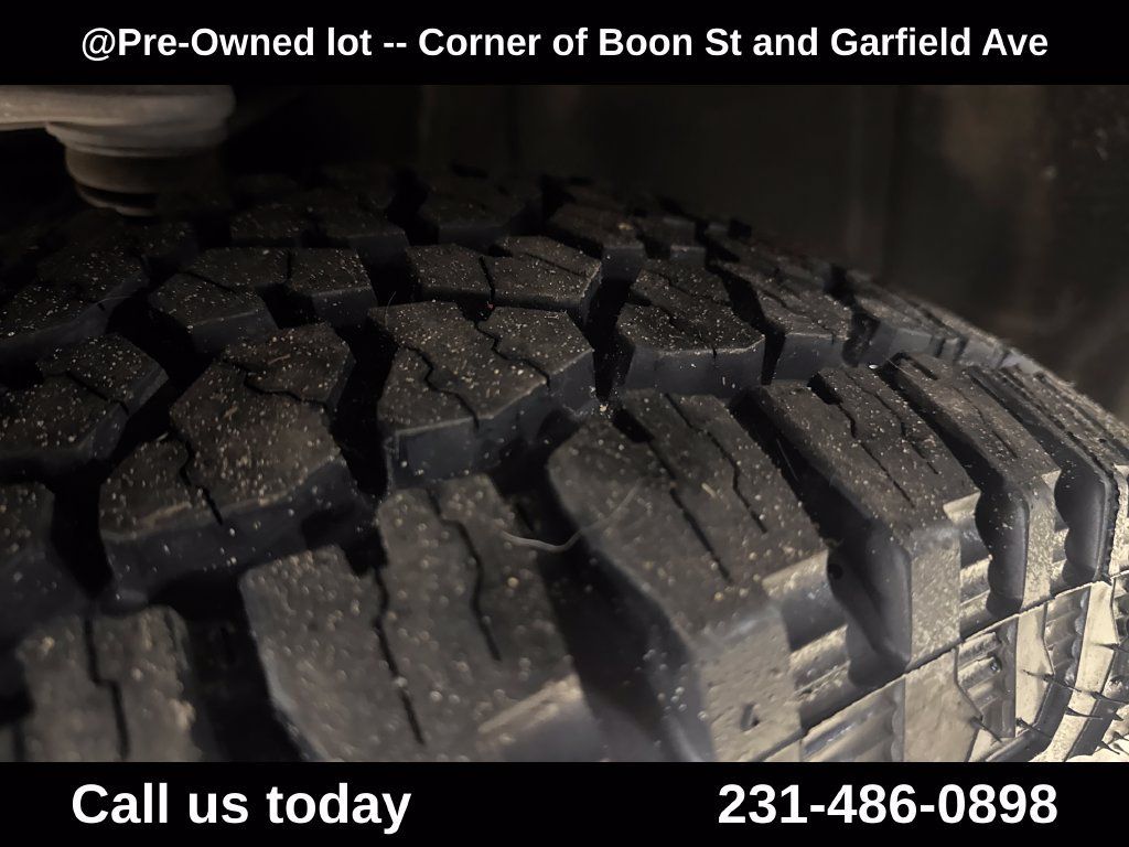 Used 2024 Ford Bronco Black Diamond AWD/4WD image 12