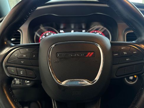 Used 2022 Dodge Charger SXT RWD image 16