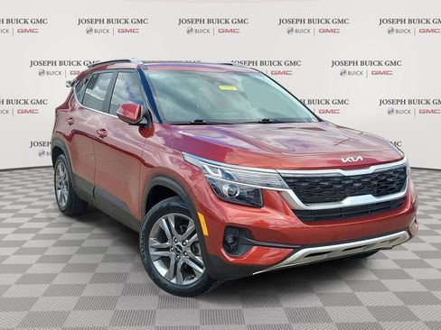 Used 2023 Kia Seltos S FWD image 1