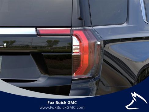 New 2026 GMC Yukon Denali w/ Sun & Power Step Package image 11