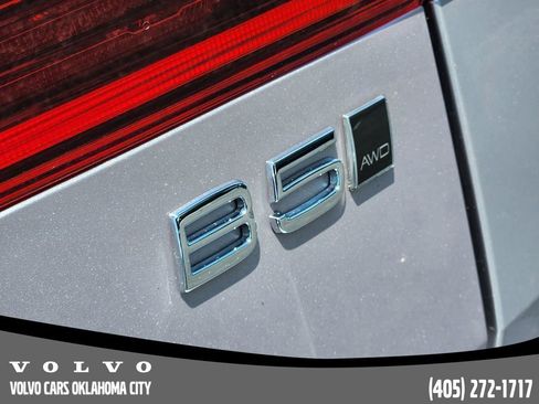 Used 2026 Volvo XC60 B5 Plus w/ Protection Package Premier image 9