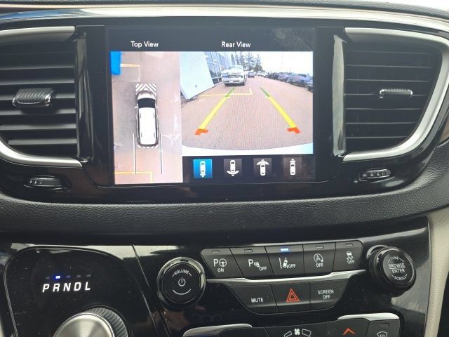 Used 2019 Chrysler Pacifica Touring-L w/ Advanced Safetytec Group FWD image 27