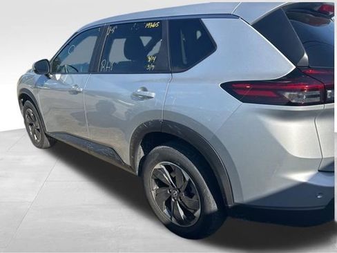 Used 2025 Nissan Rogue SV image 12