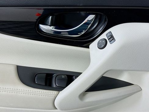Certified 2022 Nissan Rogue Sport SV AWD/4WD image 23