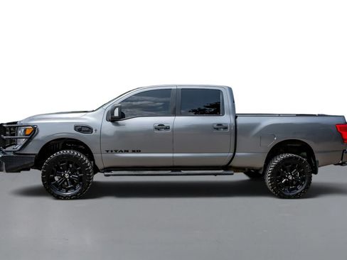 Used 2018 Nissan Titan SL w/ Midnight Edition AWD/4WD image 8