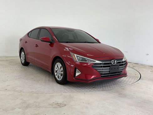 Used 2020 Hyundai Elantra SE w/ Winter Weather Package FWD image 7