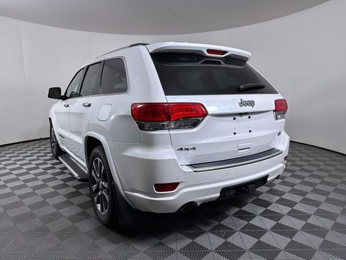 Used 2018 Jeep Grand Cherokee Overland AWD/4WD image 18