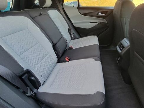Used 2023 Chevrolet Equinox LT image 39