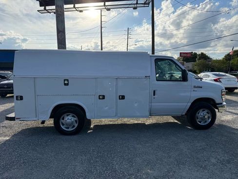 Used 2018 Ford E-350 and Econoline 350 Super Duty w/ Power Windows & Locks Group image 5