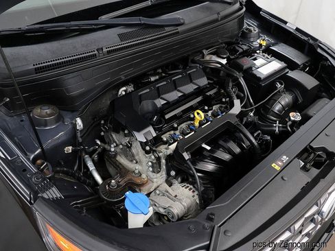 Used 2020 Hyundai Venue SEL FWD image 34