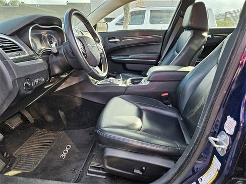 Used 2016 Chrysler 300 Limited image 8