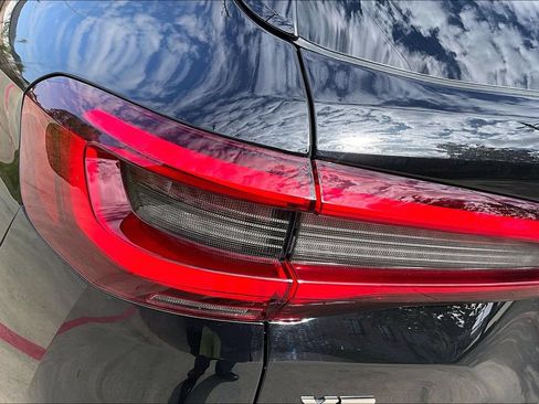 Used 2021 BMW X5 M50i AWD/4WD image 40
