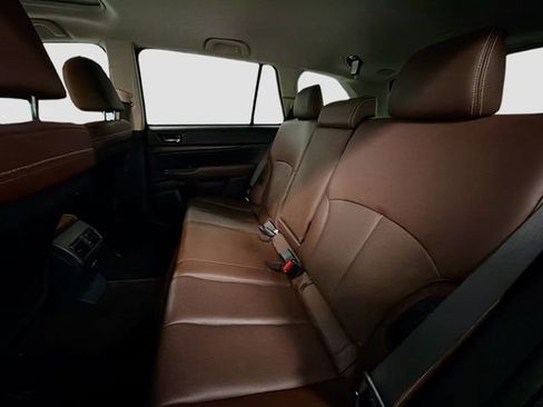 Used 2014 Subaru Outback 3.6R Limited image 23