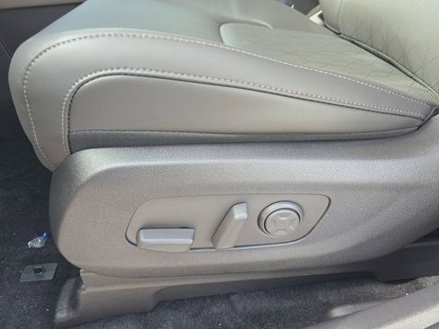 New 2026 Kia Carnival EX FWD image 22