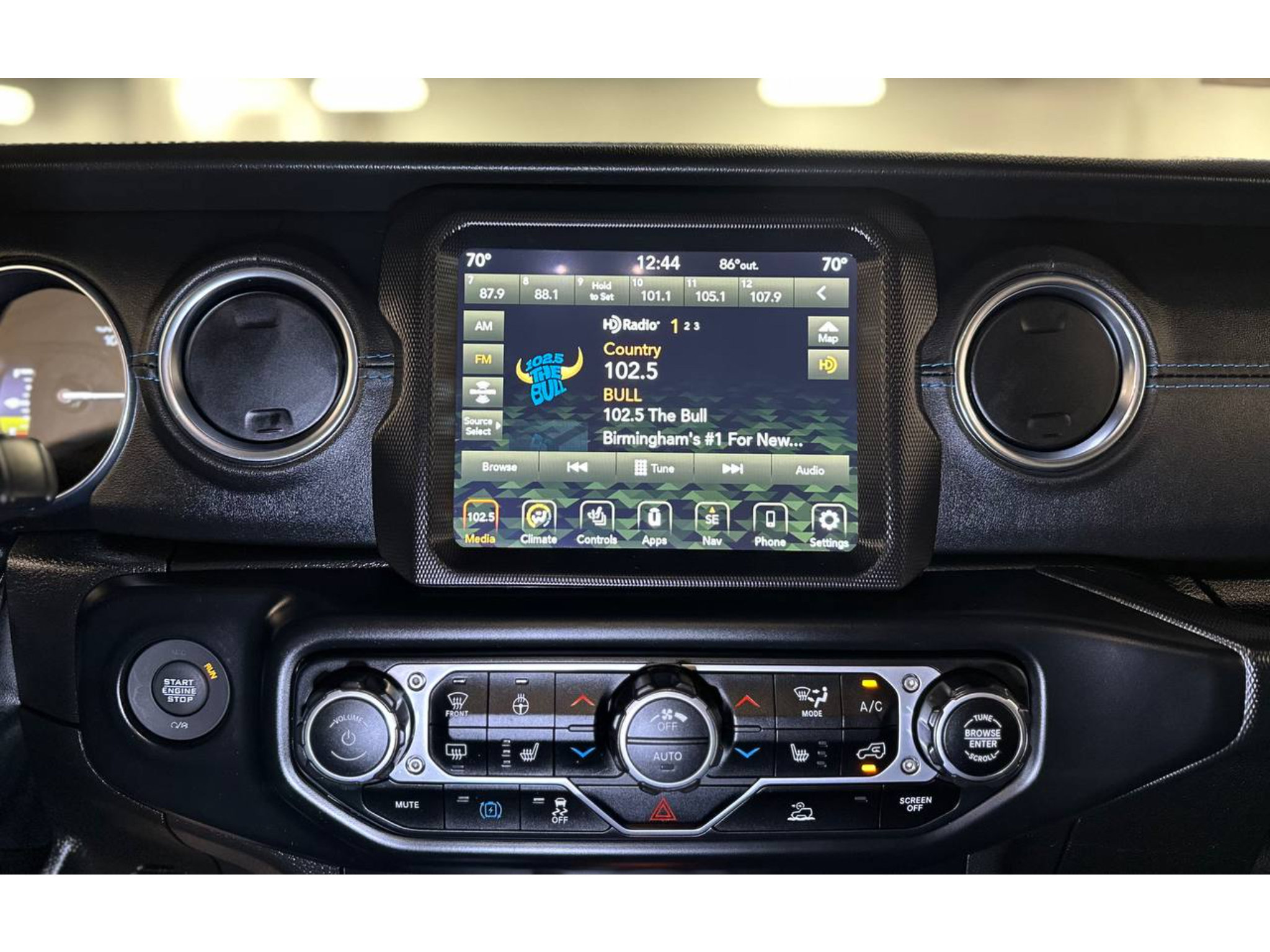 Used 2023 Jeep Wrangler Unlimited Rubicon 4xe w/ Steel Bumper Group AWD/4WD image 31