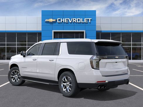 New 2025 Chevrolet Suburban Premier image 27
