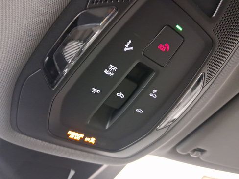 Used 2025 Audi Q6 e-tron Premium Plus image 17