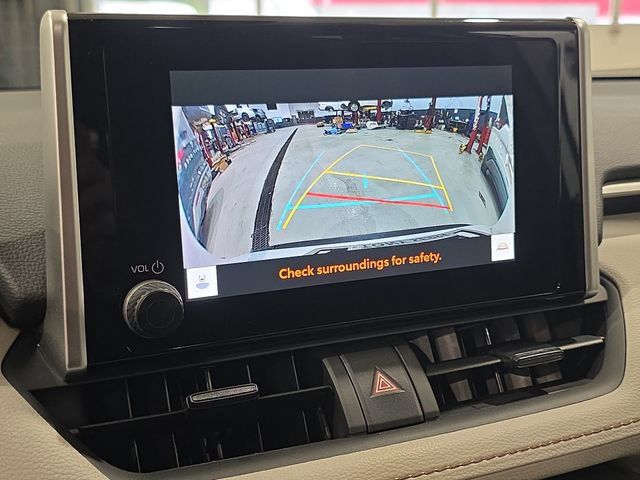 Used 2025 Toyota RAV4 XLE w/ Convenience Package AWD/4WD image 17