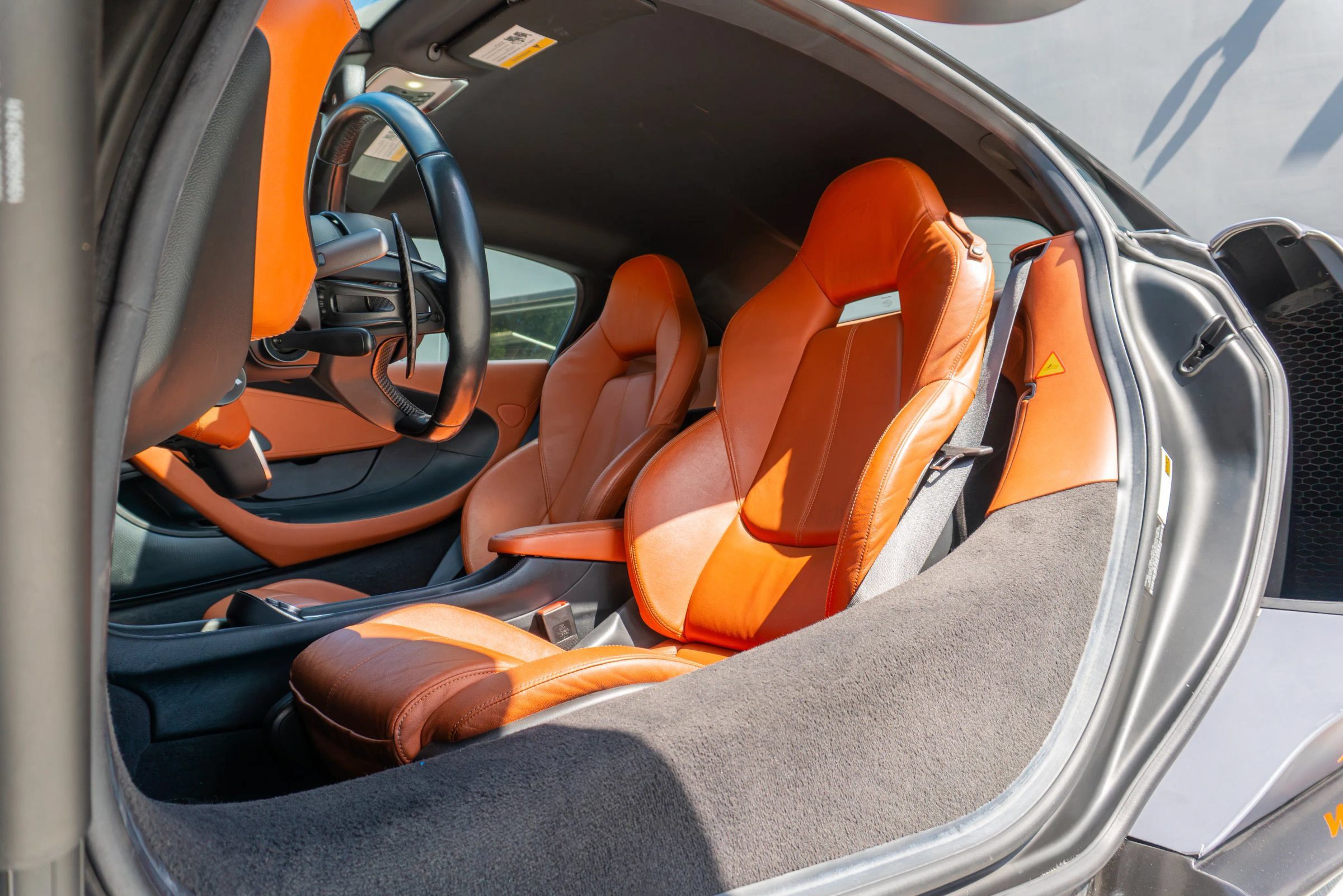 Used 2017 McLaren 570S Coupe RWD image 10