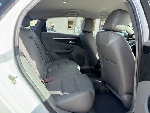 Used 2018 Chevrolet Impala LT image 11