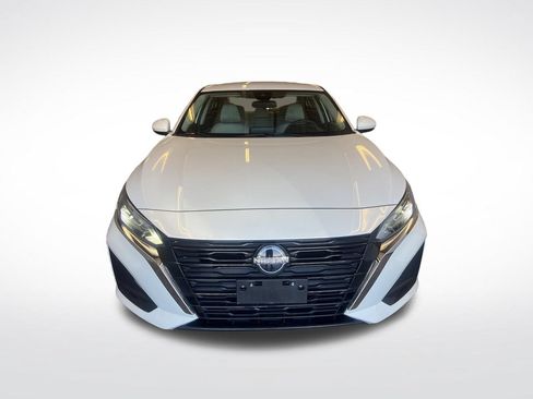 Used 2023 Nissan Altima 2.5 SV AWD/4WD image 10