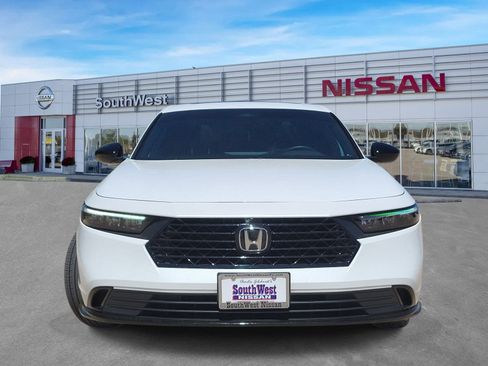 Used 2025 Honda Accord Sport image 10
