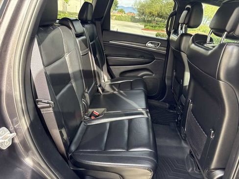 Used 2019 Jeep Grand Cherokee Limited w/ Trailer Tow Group IV image 14