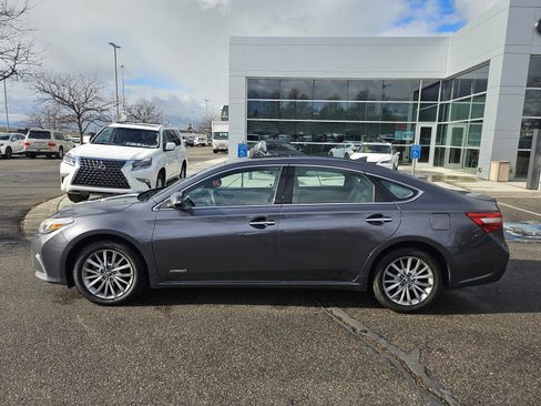 Used 2016 Toyota Avalon Limited image 9
