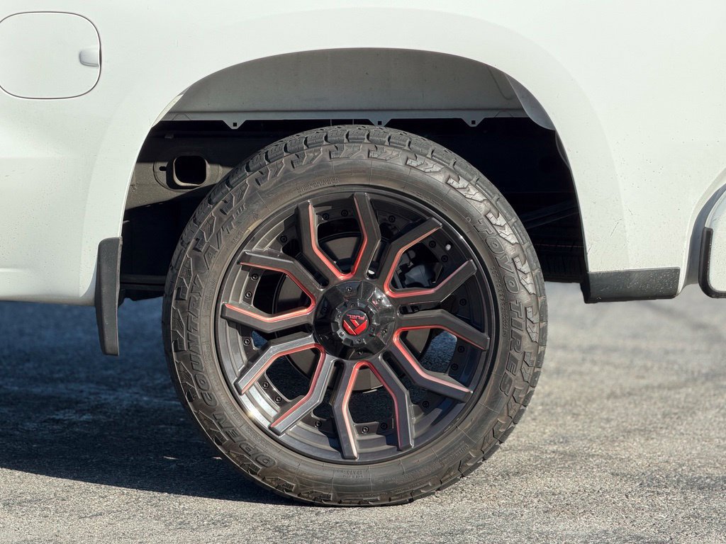 Used 2023 Chevrolet Silverado 1500 RST AWD/4WD image 3