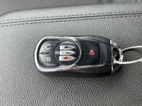 Used 2025 Buick Encore GX Preferred AWD/4WD image 20
