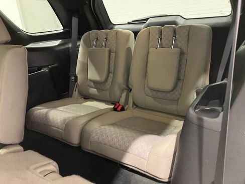 Used 2014 Ford Explorer XLT w/ Equipment Group 201A image 38