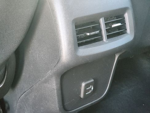 Used 2019 Chevrolet Equinox LT image 24