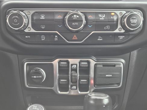 Used 2021 Jeep Wrangler Unlimited Sahara image 14