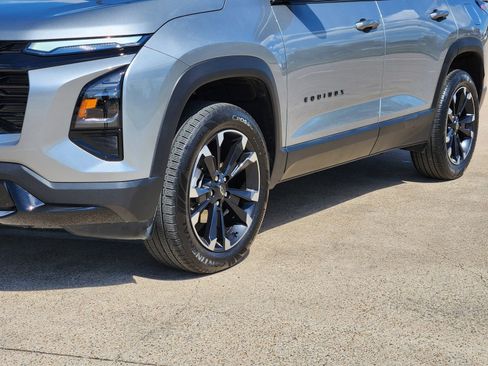 Used 2025 Chevrolet Equinox RS FWD image 12