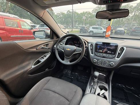 Used 2022 Chevrolet Malibu LT FWD image 12