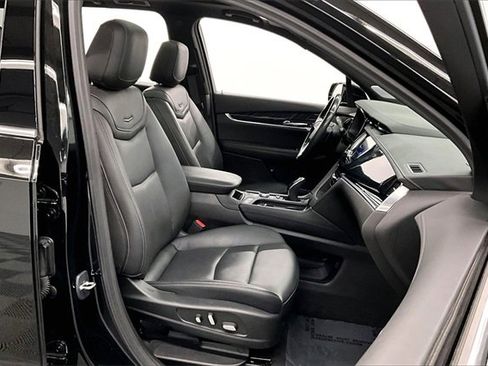 Used 2024 Cadillac XT6 Premium Luxury image 7