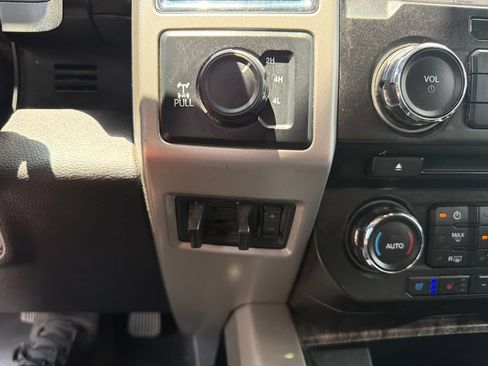 Used 2017 Ford F350 Lariat w/ Chrome Package AWD/4WD image 38