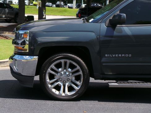Used 2018 Chevrolet Silverado 1500 LT w/ All Star Edition RWD image 17